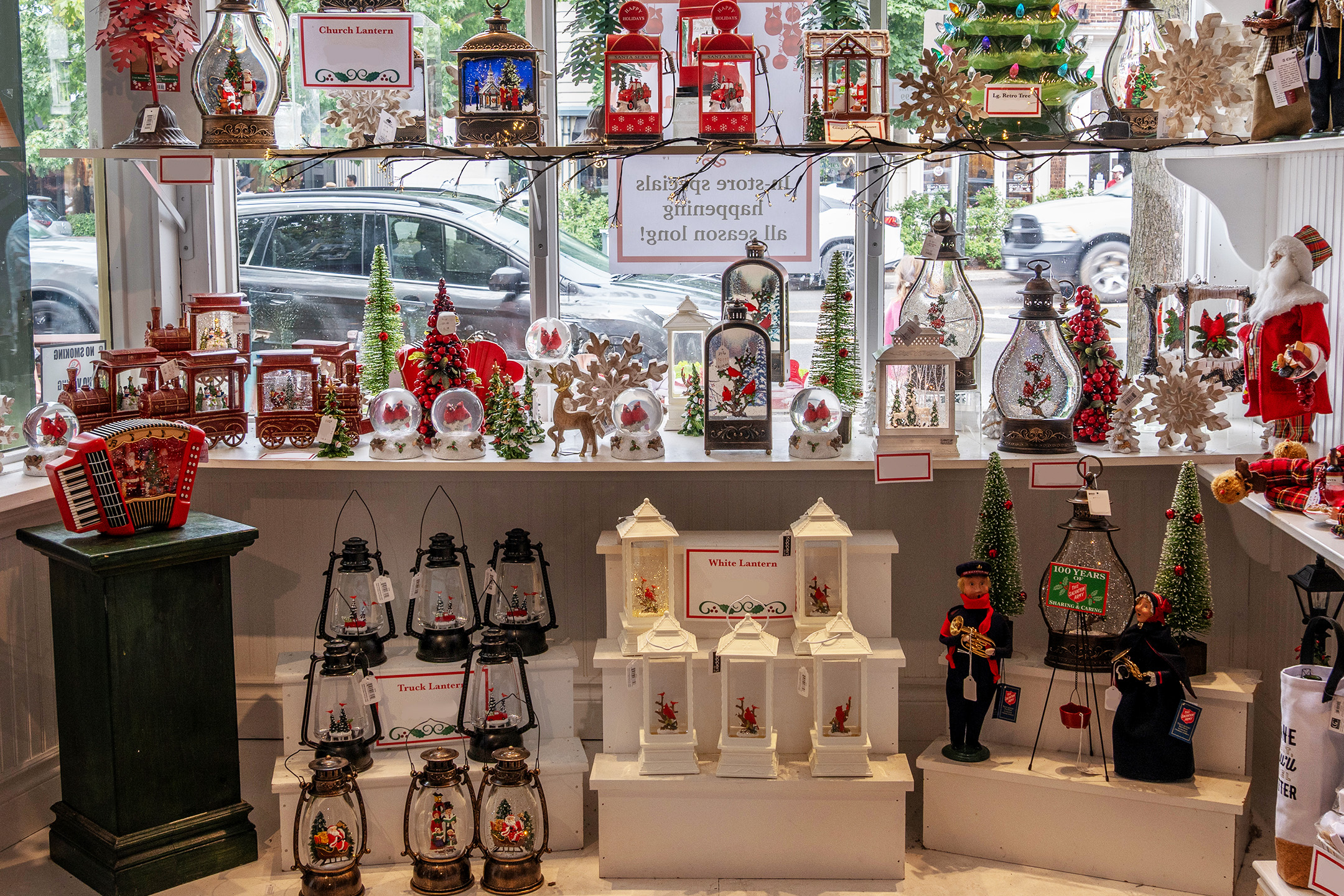 Christmas Lanterns in different sizes